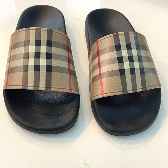 Burberry Woman's Furley Rubber Slide Sandal Shoes, Multiple Sizes - Picture 3 of 10